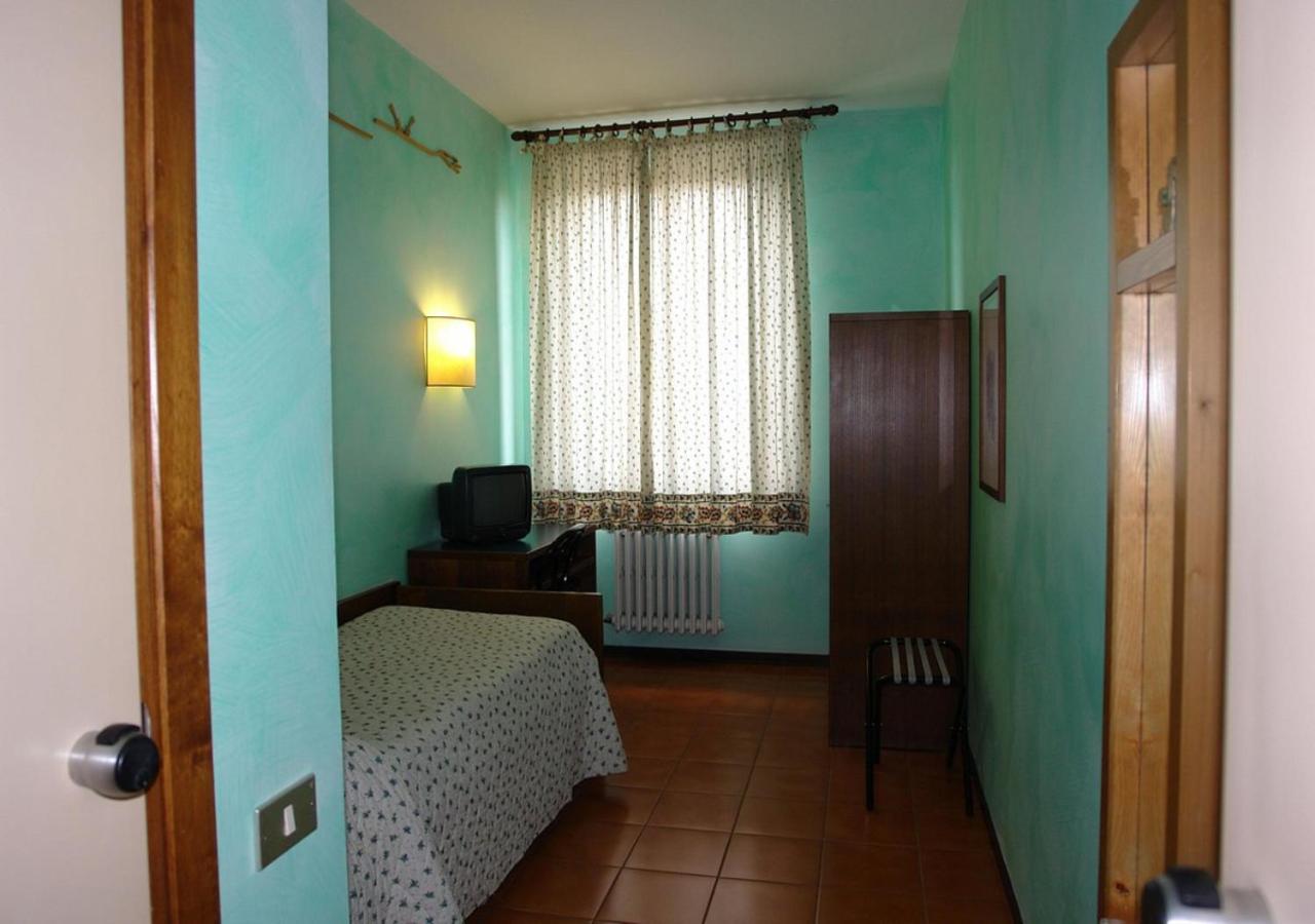 Hotel La Nuova Pergoletta Orvieto Exterior foto